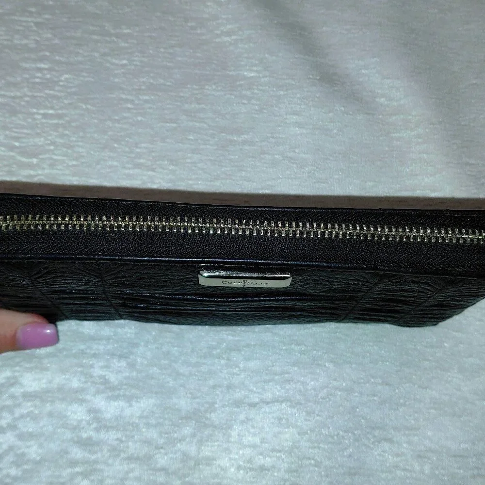 Cole Haan Black Leather Zip Around Wallet – Textured Leather